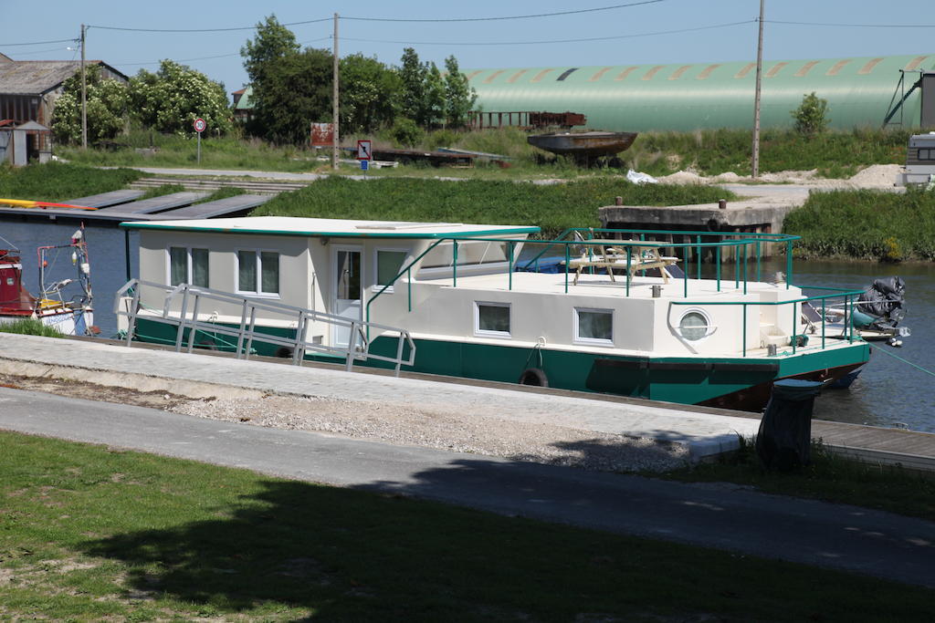 Botel Fluvial De La Baie De Somme Le Lihoury *