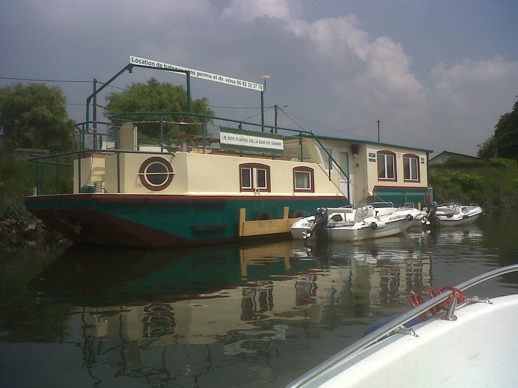 Botel Fluvial De La Baie De Somme Le Lihoury